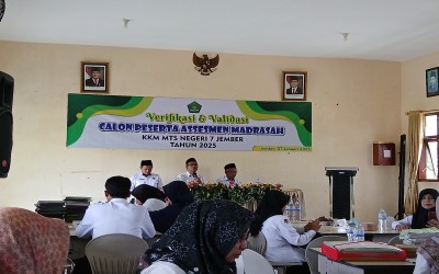 Kegiatan Verifikasi dan Validasi Data Peserta Asesmen Madrasah Tahun 2025/2026 di KKM MTsN 7 Jember Berjalan Lancar